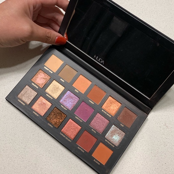 Huda Beauty desert dusk eyeshadow palette - Picture 3 of 3